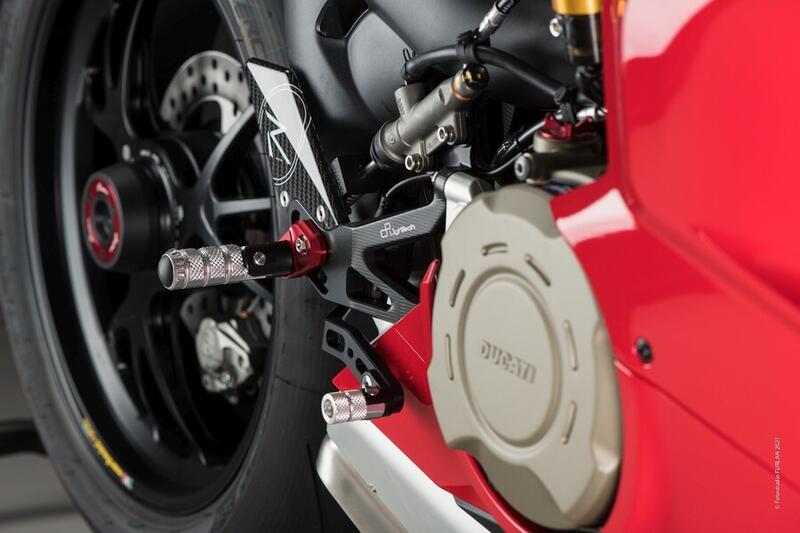 Pedane Regolabili R Version per Ducati Naturale